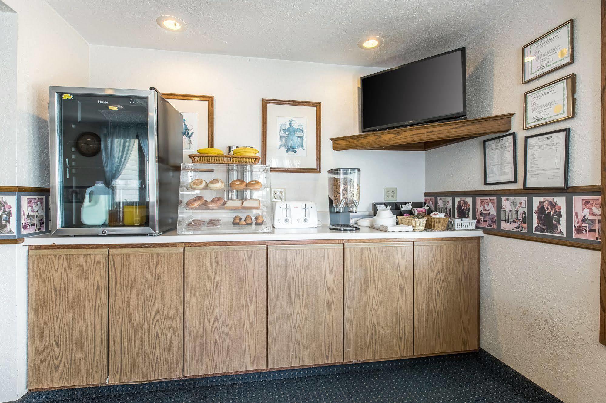 Amerivu Inn Harvest Estates New Hampton Exteriér fotografie